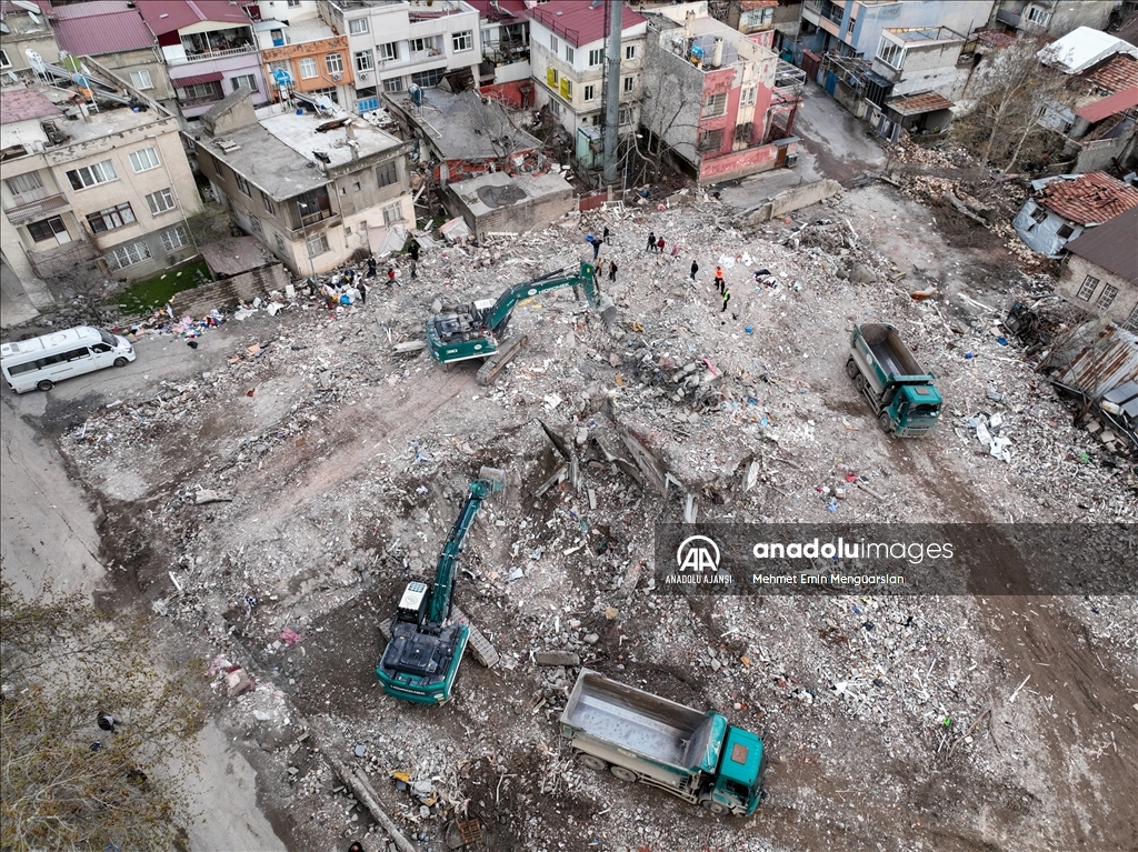 Kahramanmaraş'taki deprem enkazlarından 1,4 milyon ton hafriyat taşındı