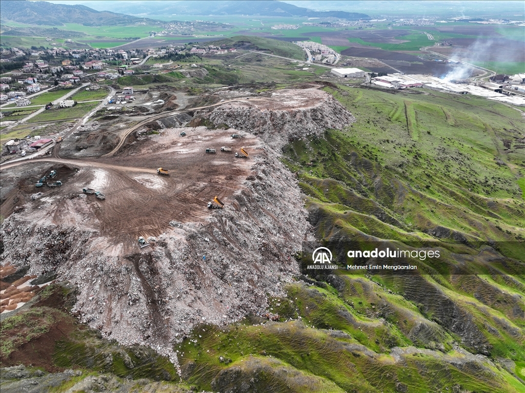 Kahramanmaraş'taki deprem enkazlarından 1,4 milyon ton hafriyat taşındı