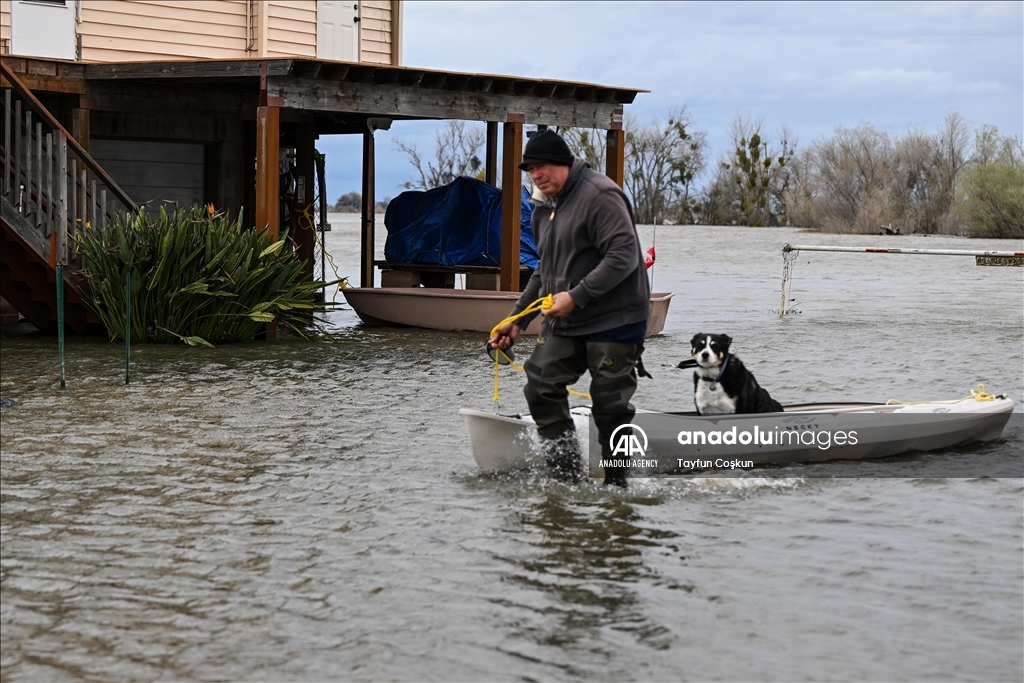 Atmospheric river: Flooding in California 