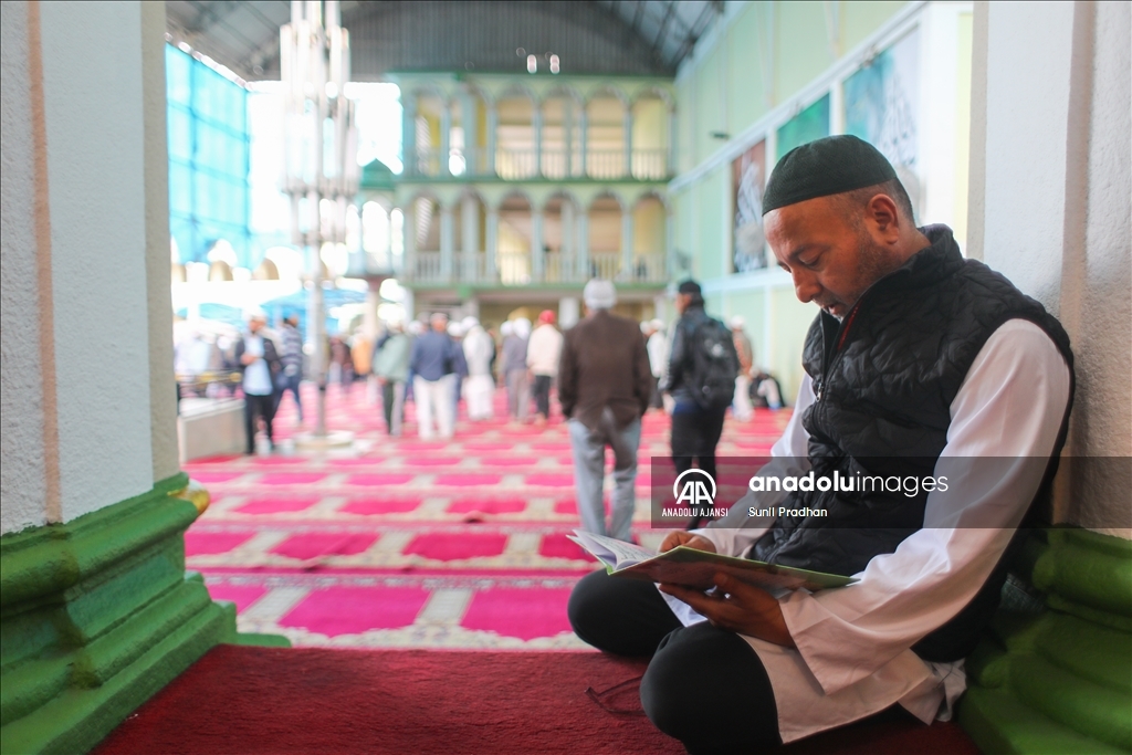 Nepal'de ramazanın ilk cuma namazı kılındı