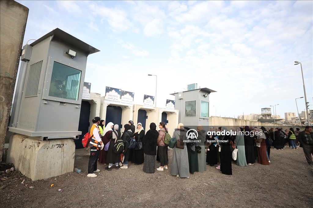 ممانعت نظامیان اسرائیل از ورود نمازگزاران به مسجدالاقصی