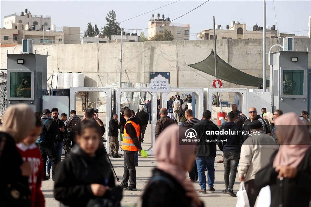 ممانعت نظامیان اسرائیل از ورود نمازگزاران به مسجدالاقصی