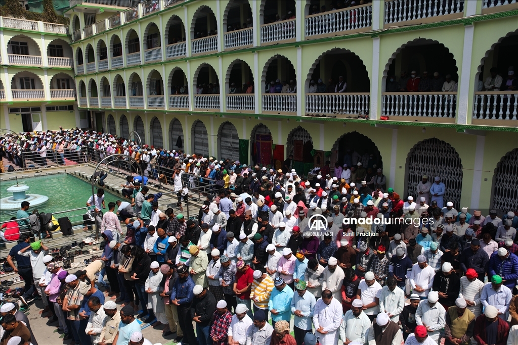 Nepal'de ramazanın ilk cuma namazı kılındı