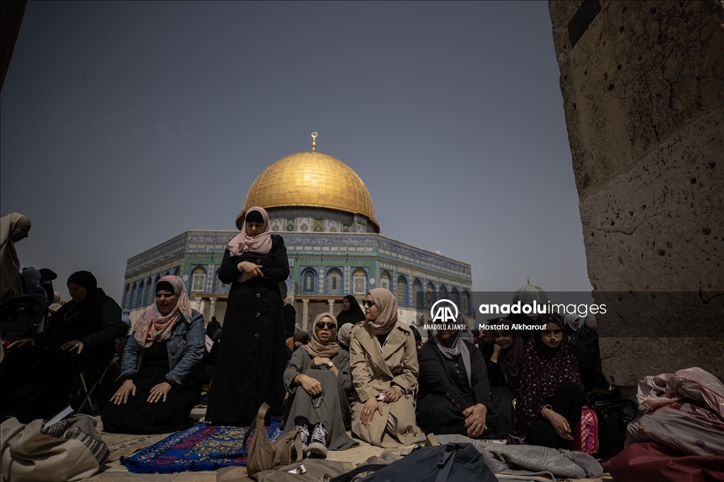 Mescid-i Aksa'da ramazan ayının ilk cuma namazı