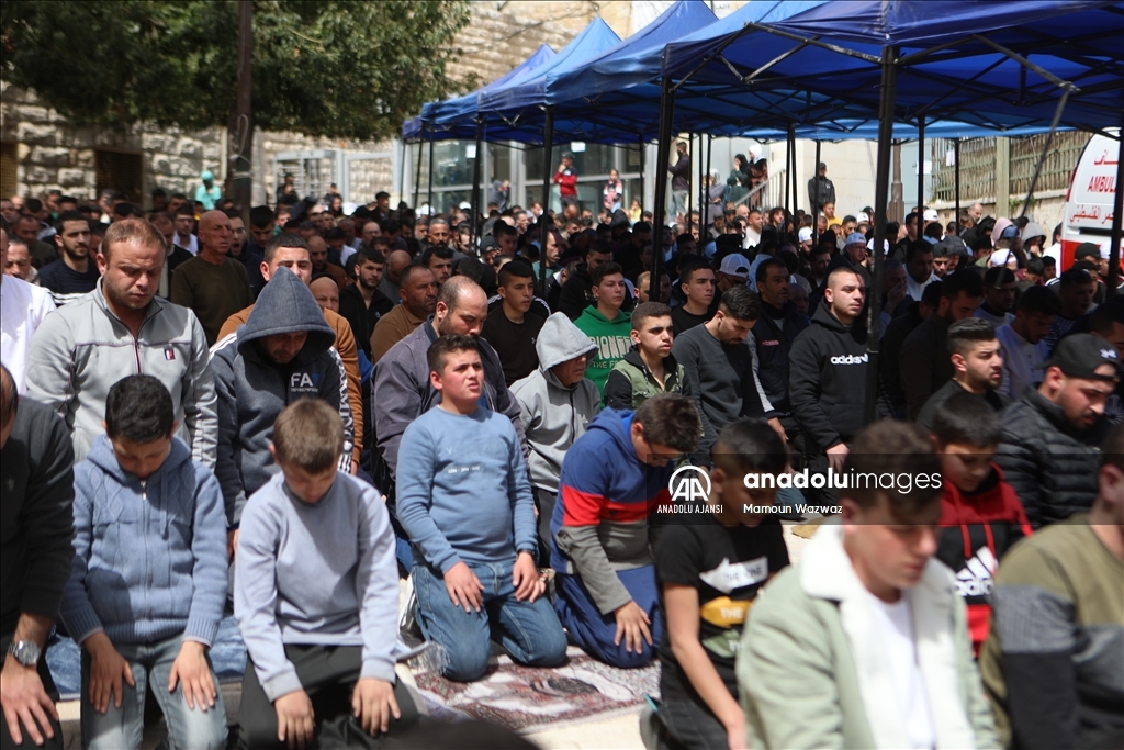 Filistin'de ramazan ayının ilk cuma namazı