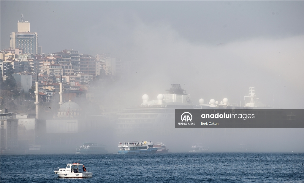 İstanbul Boğazı'nda yoğun sis