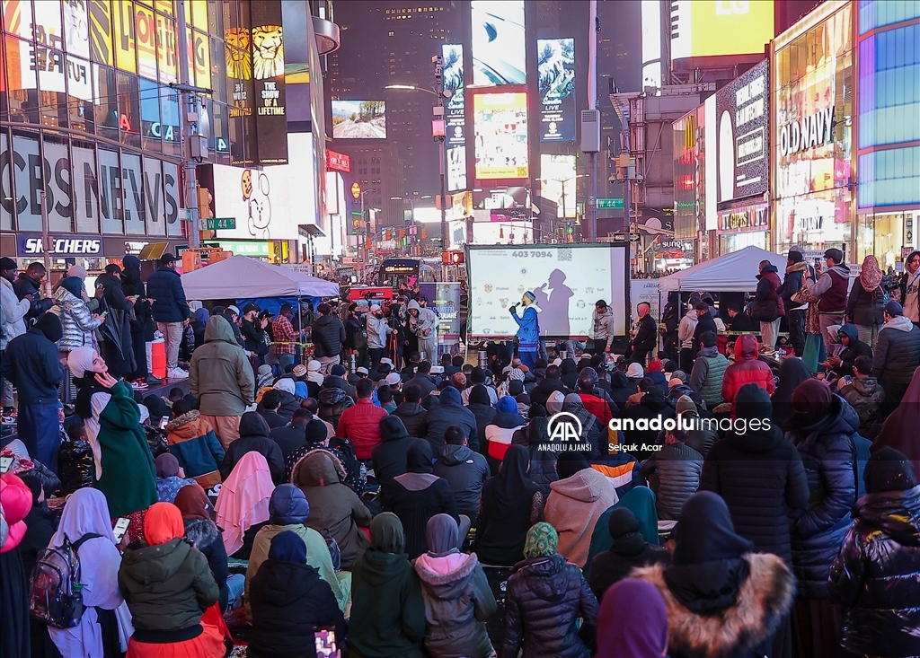 New York Times Meydanı'nda iftar ve teravih programı