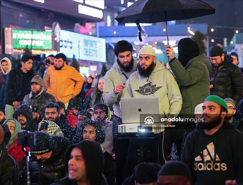New York Times Meydanı'nda iftar ve teravih programı