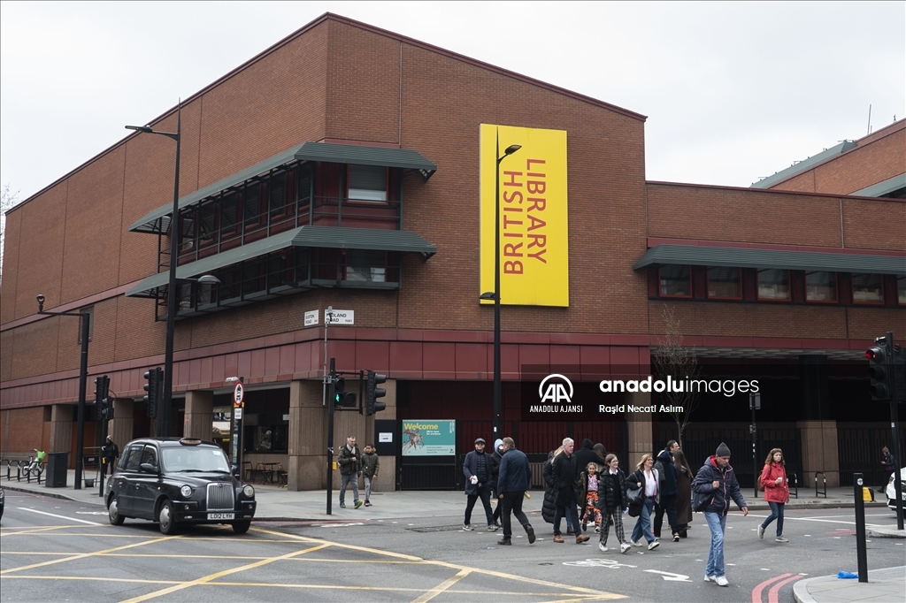 Londra kütüphaneleri koleksiyon büyüklüğü kadar mimarisiyle de dikkati çekiyor