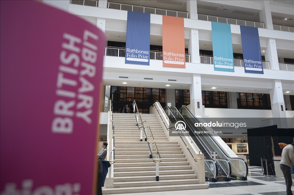 Londra kütüphaneleri koleksiyon büyüklüğü kadar mimarisiyle de dikkati çekiyor