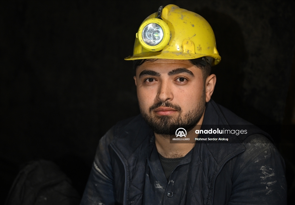 Oruçlarını yer altında açan Somalı madencilerin yürekleri deprem bölgesinde