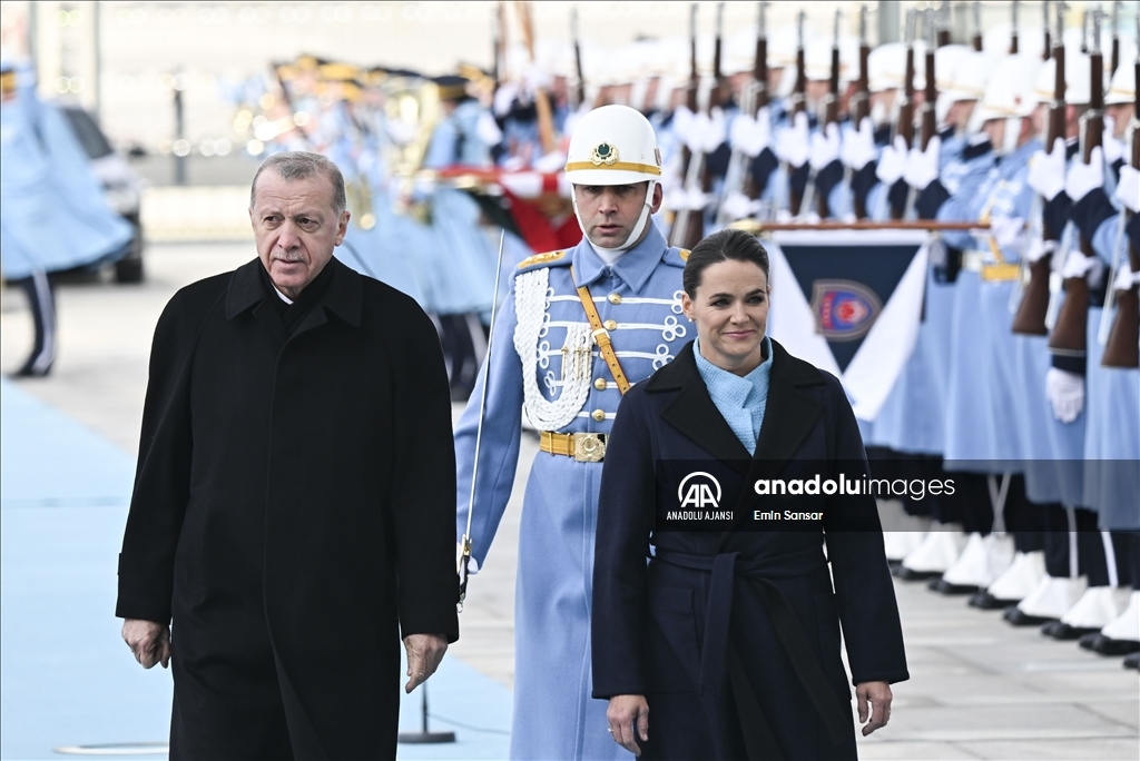 Cumhurbaşkanı Erdoğan, Macaristan Cumhurbaşkanı Novak'ı resmi törenle karşıladı