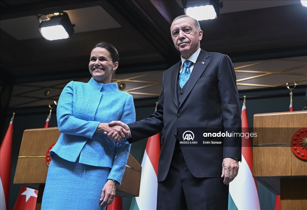 Cumhurbaşkanı Erdoğan, Macaristan Cumhurbaşkanı Novak ile ortak basın toplantısı düzenledi