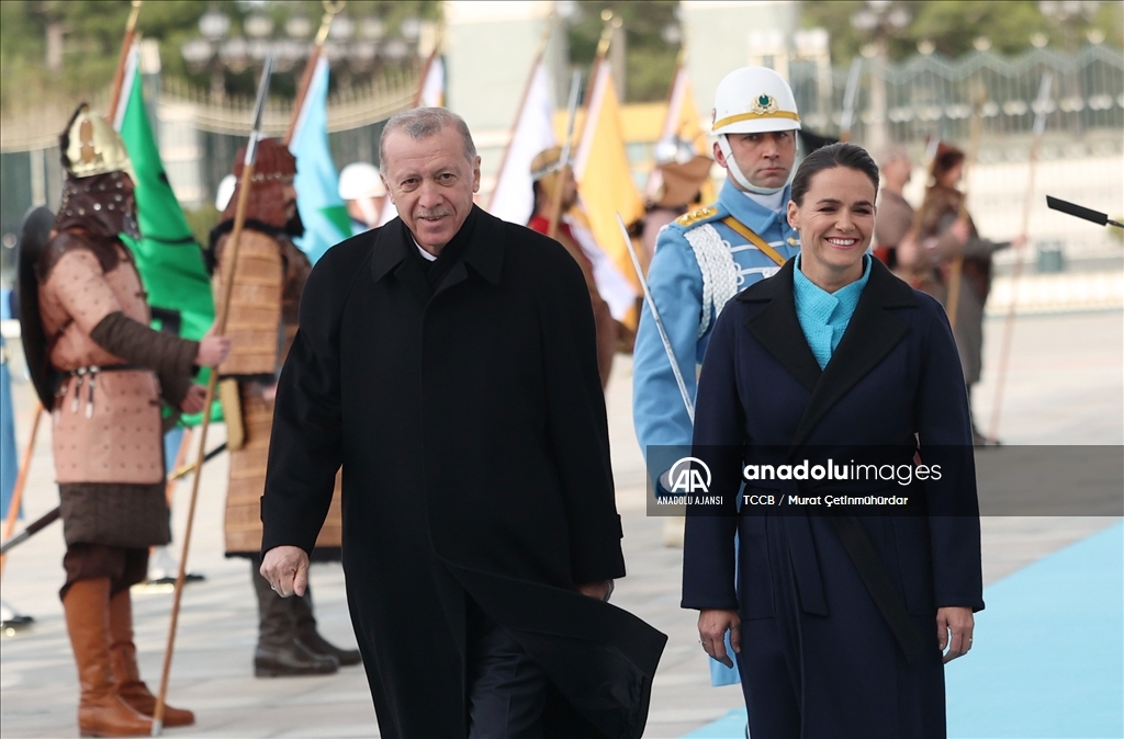 Cumhurbaşkanı Erdoğan, Macaristan Cumhurbaşkanı Novak'ı resmi törenle karşıladı