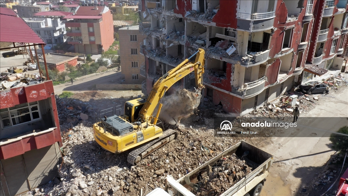 Depremin etkilediği Kırıkhan'da enkazın yüzde 54'ü kaldırıldı