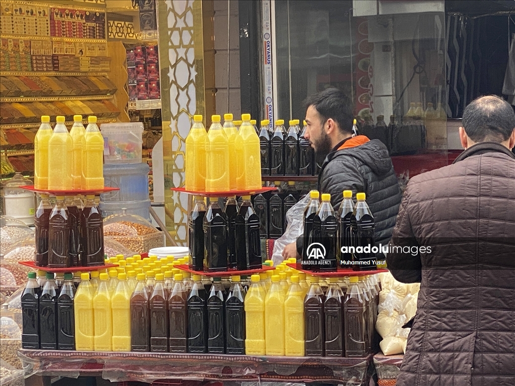 أسواق الفاتح بإسطنبول.. مزيج تركي عربي بديع في رمضان