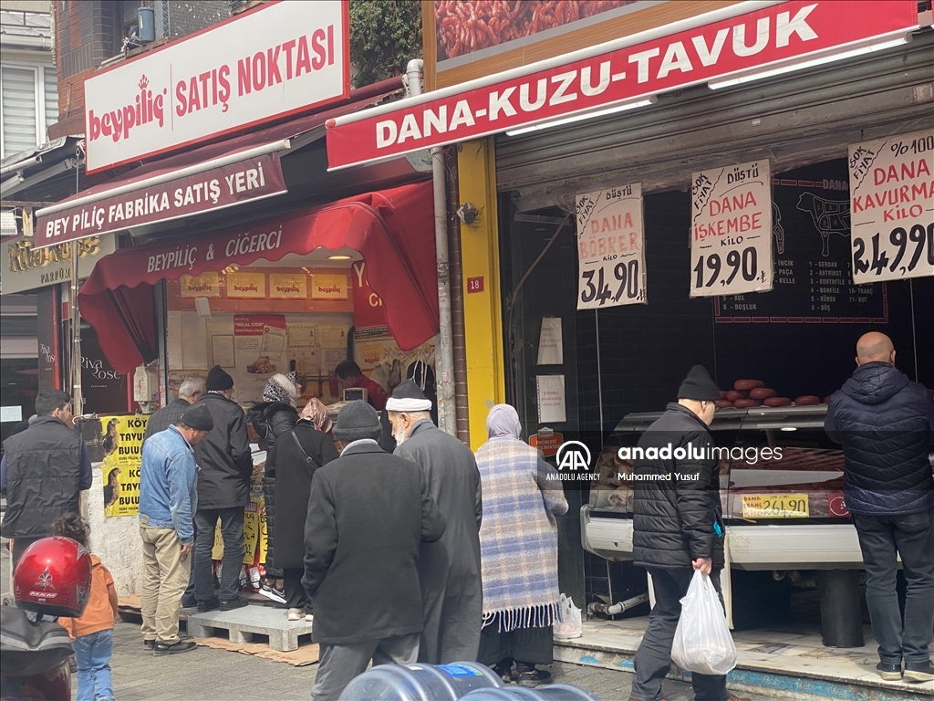 أسواق الفاتح بإسطنبول.. مزيج تركي عربي بديع في رمضان