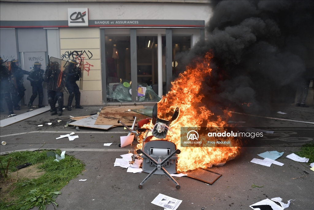 Fransa'da emeklilik reformu karşıtı gösteriler devam ediyor