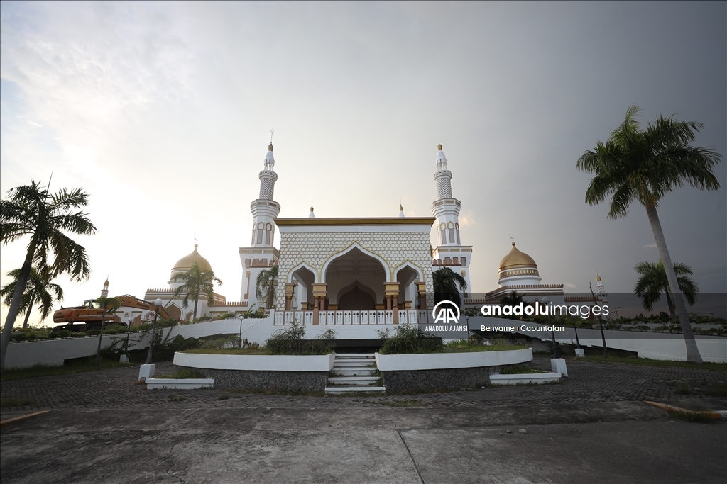 Filipinler'deki Sultan Hacı Hasan El Bulkiye Camisi