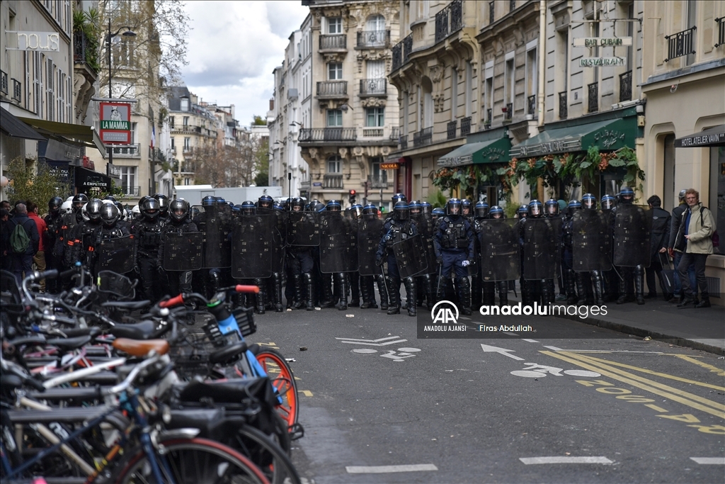 Fransa'da emeklilik reformu karşıtı gösteriler devam ediyor