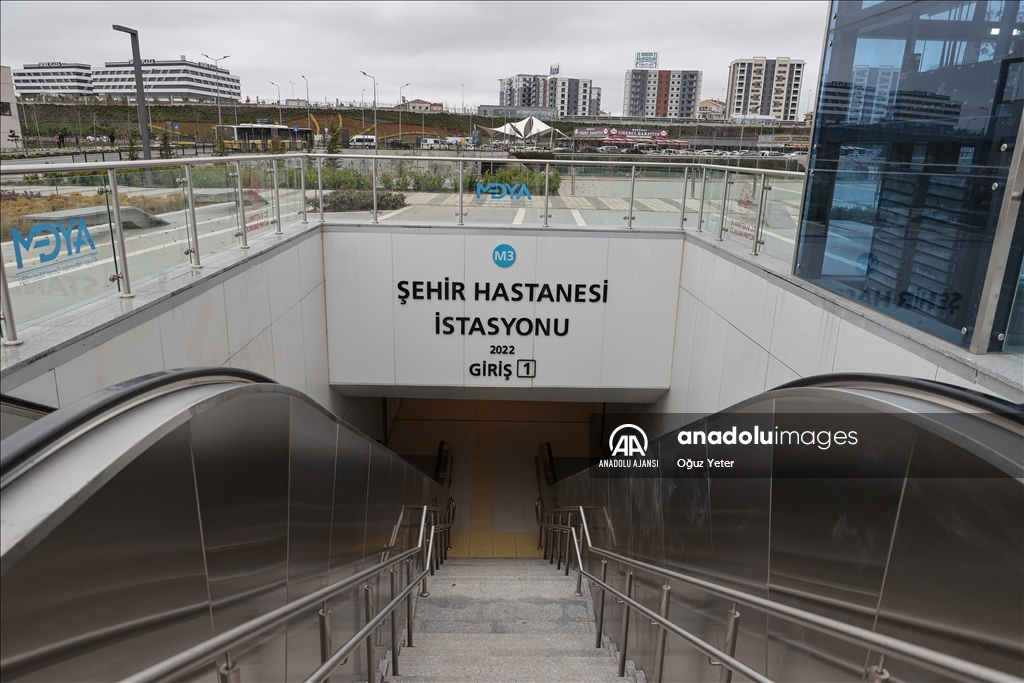 Başakşehir-Kayaşehir Metro Hattı'nda sanat galerisini andıran istasyon