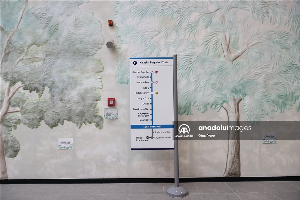Başakşehir-Kayaşehir Metro Hattı'nda sanat galerisini andıran istasyon