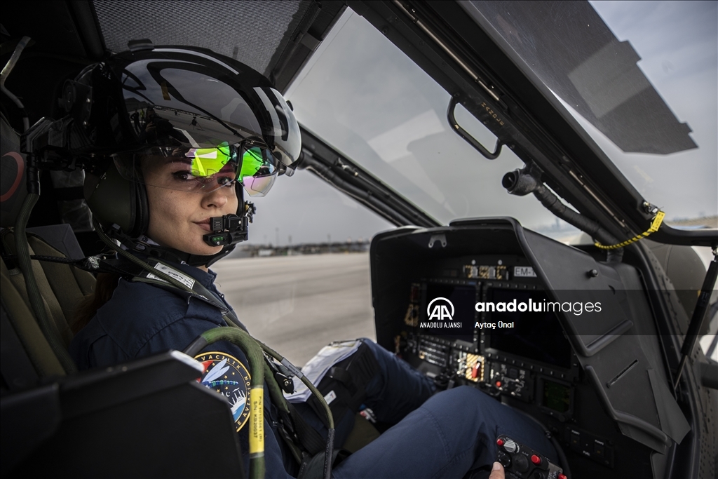 Türkiye'nin ilk kadın taarruz helikopter pilotu Komiser Özge Karabulut