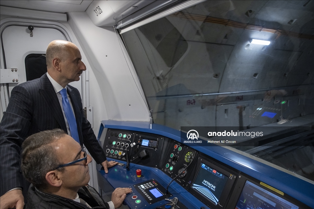 Bakan Karaismailoğlu, AKM-Gar-Kızılay Metro Hattı'nda incelemelerde bulundu