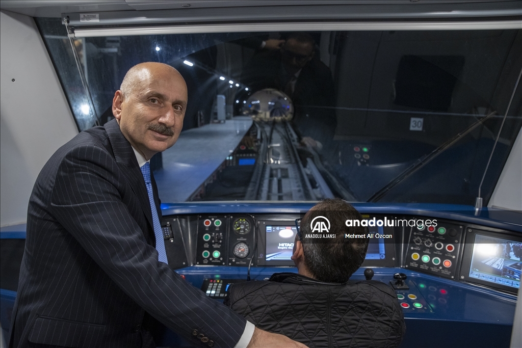 Bakan Karaismailoğlu, AKM-Gar-Kızılay Metro Hattı'nda incelemelerde bulundu