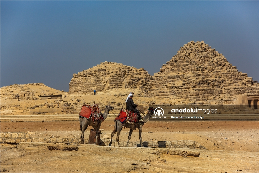 Mısır’da yüzlerce yıldır gizemini koruyan Giza piramitleri ilgi odağı olmayı sürdürüyor