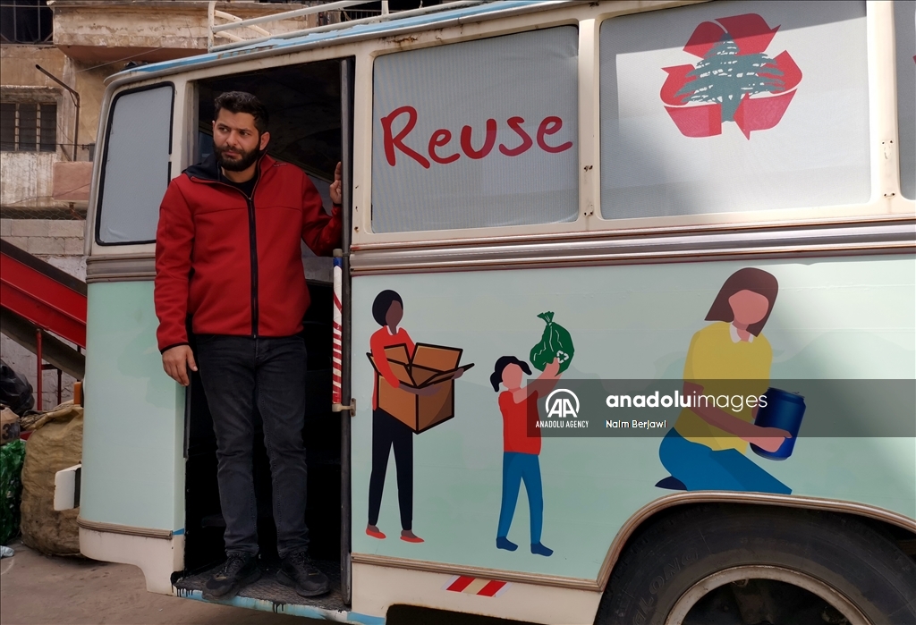 "البوسطة" اللبنانية.. من رمز الحرب إلى ملهمة السلام