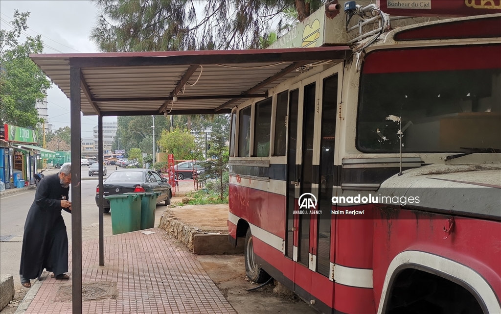 "البوسطة" اللبنانية.. من رمز الحرب إلى ملهمة السلام