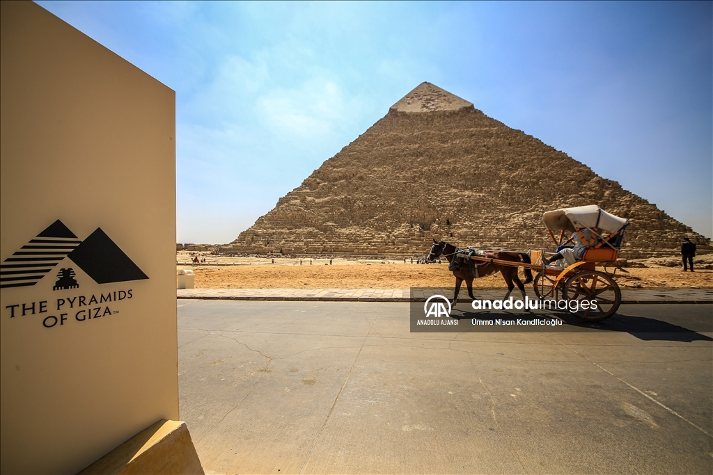 Mısır’da yüzlerce yıldır gizemini koruyan Giza piramitleri ilgi odağı olmayı sürdürüyor