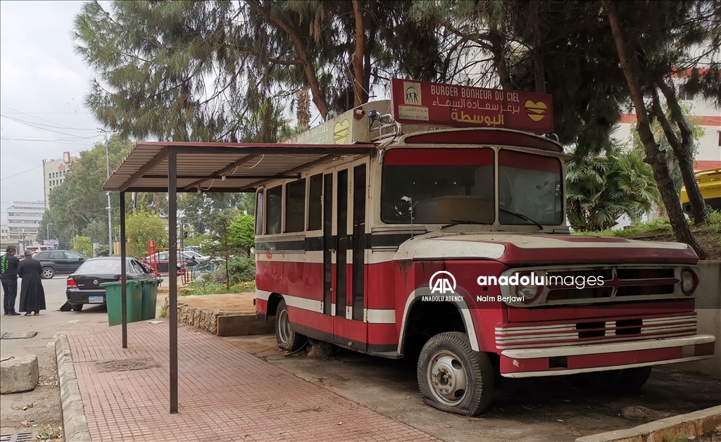 "البوسطة" اللبنانية.. من رمز الحرب إلى ملهمة السلام