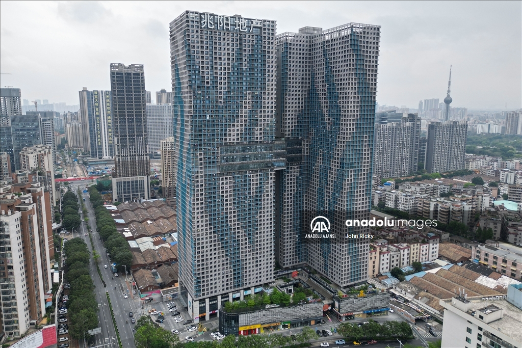 Çin'in Foshan kentinde 2004 daireli bina kompleksi