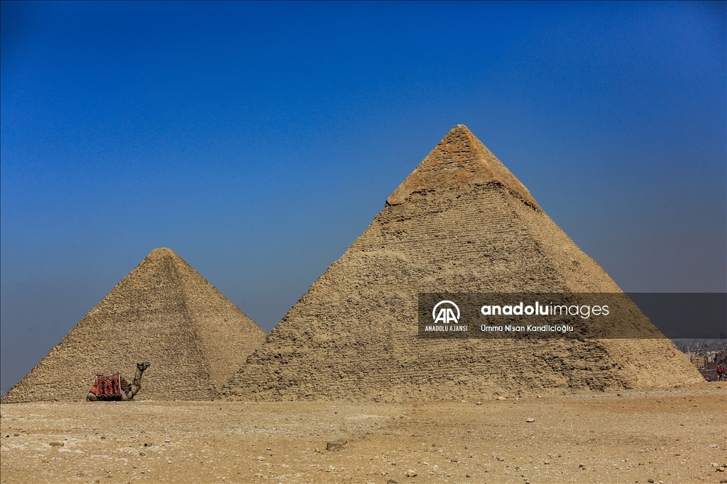 Mısır’da yüzlerce yıldır gizemini koruyan Giza piramitleri ilgi odağı olmayı sürdürüyor