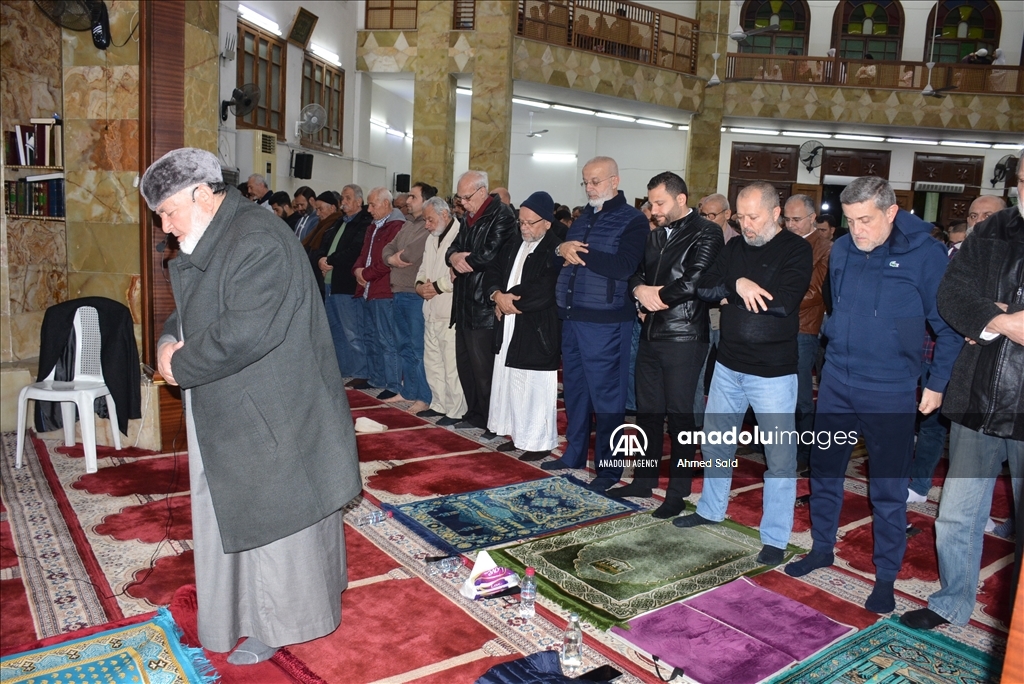 لبنان.. مساجد طرابلس تكتظ بالمعتكفين وزوار "الأثر النبوي"