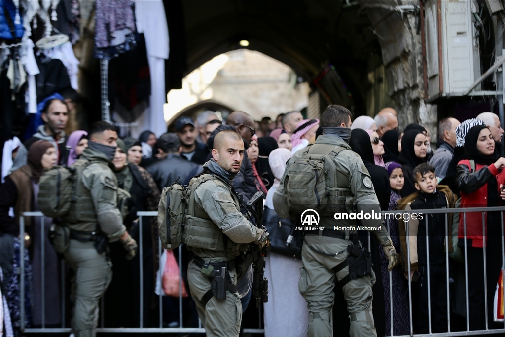 حضور فلسطینیان در مسجدالاقصی برای ادای آخرین نماز جمعه ماه رمضان