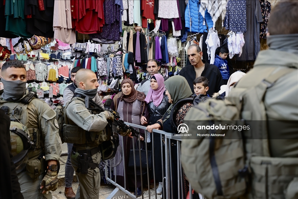 حضور فلسطینیان در مسجدالاقصی برای ادای آخرین نماز جمعه ماه رمضان