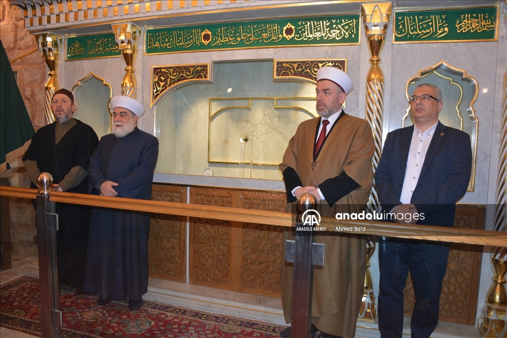 لبنان.. مساجد طرابلس تكتظ بالمعتكفين وزوار "الأثر النبوي"