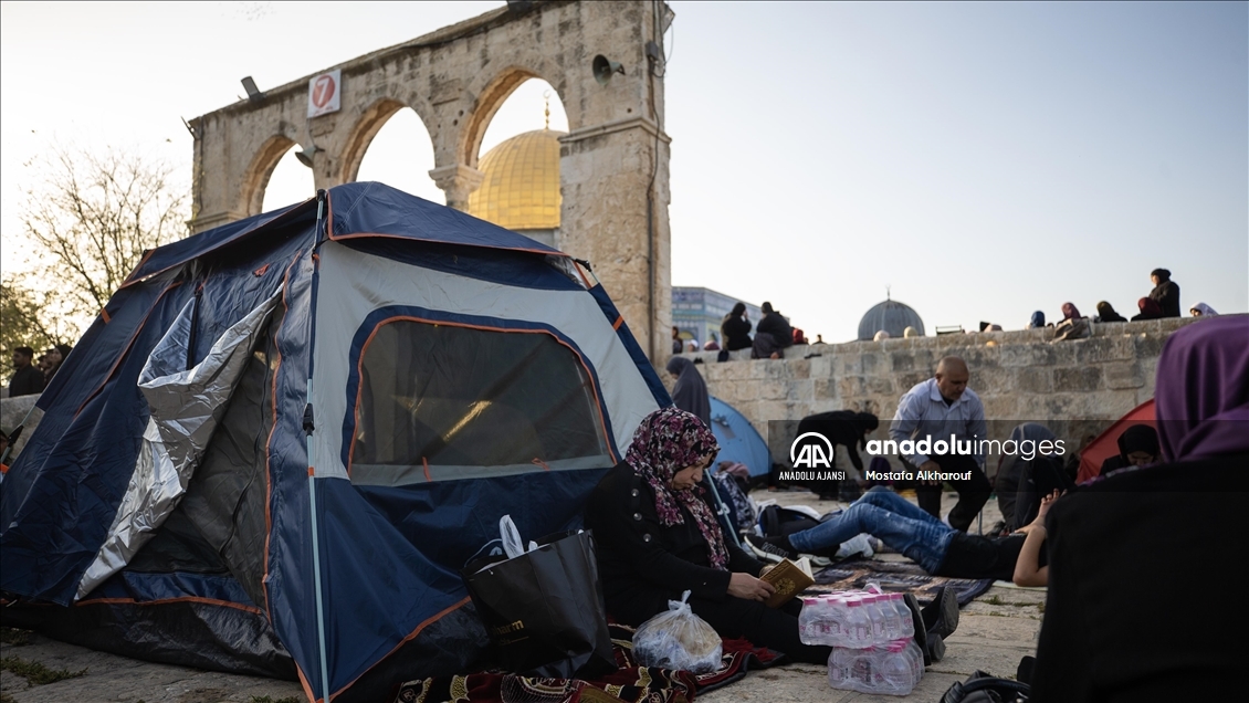 Kudüs'te bir ramazan geleneği: Mescid-i Aksa'da kurulan itikaf çadırları