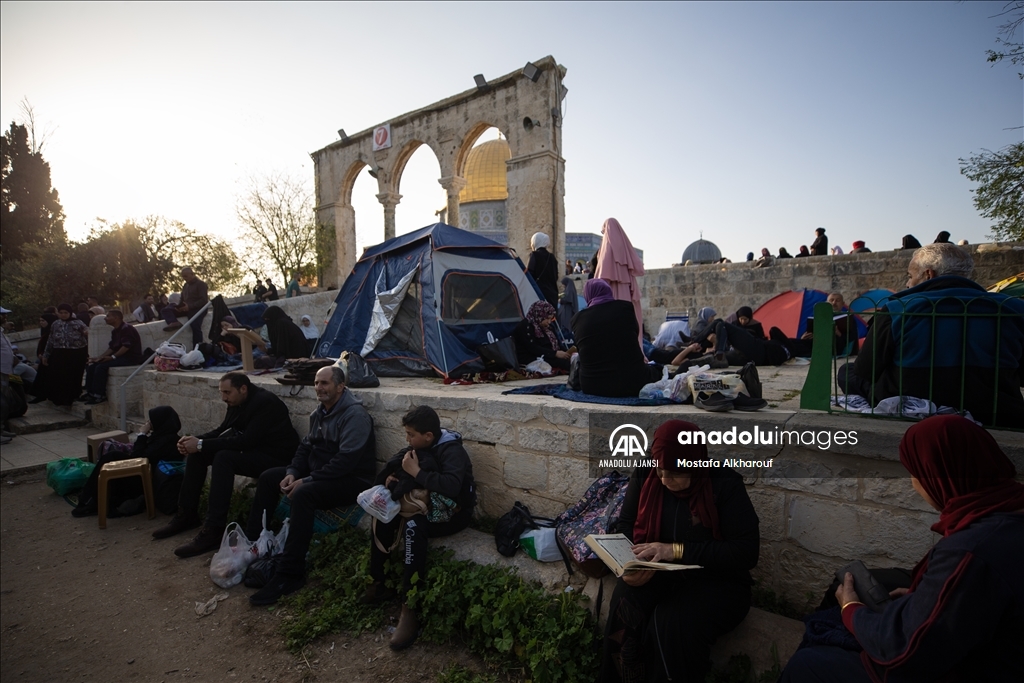 Kudüs'te bir ramazan geleneği: Mescid-i Aksa'da kurulan itikaf çadırları