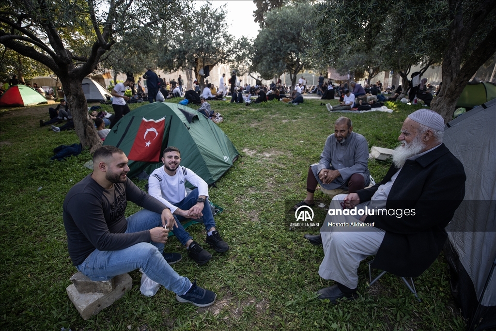 Kudüs'te bir ramazan geleneği: Mescid-i Aksa'da kurulan itikaf çadırları