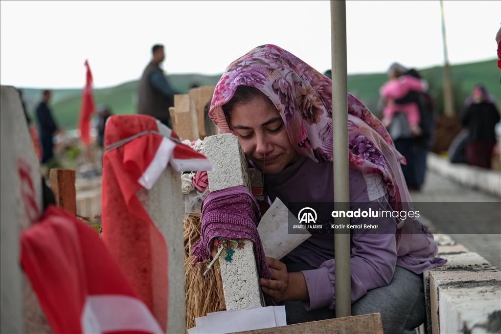 Adıyaman'da mezarlıklara bayram ziyareti