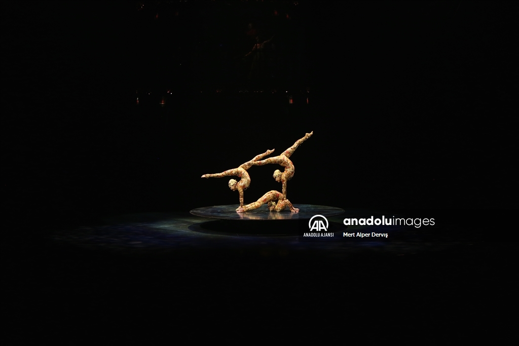 Toronto'da Cirque du Soleil'in 'KOOZA' gösterisi Anadolu Ajansı