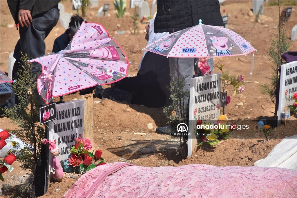 Malatya'da mezarlıklara bayram arifesinde hüzünlü ziyaret