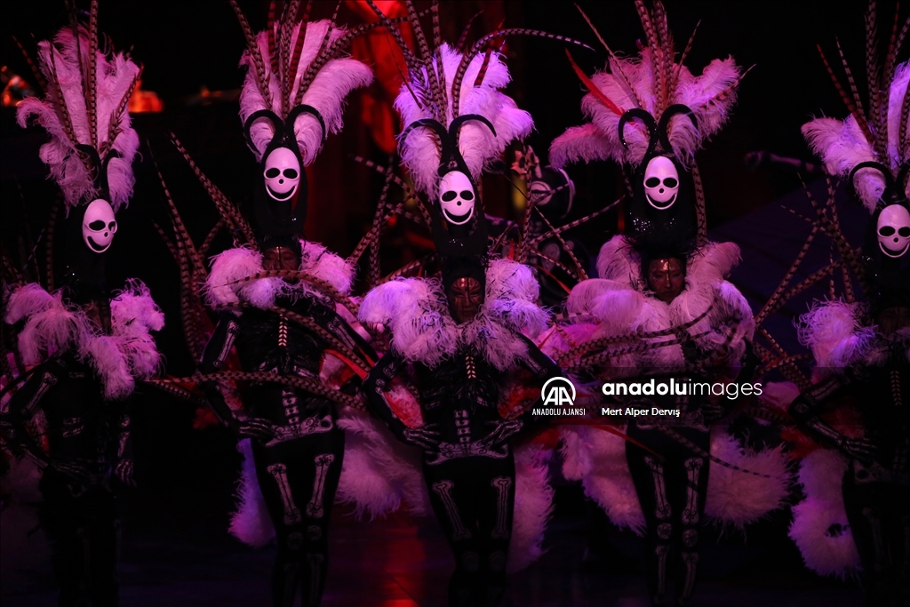 Toronto'da Cirque du Soleil'in 'KOOZA' gösterisi Anadolu Ajansı