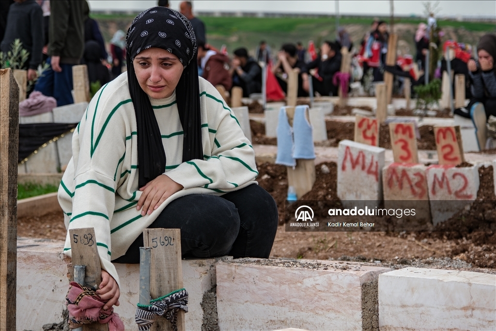Adıyaman'da mezarlıklara bayram ziyareti