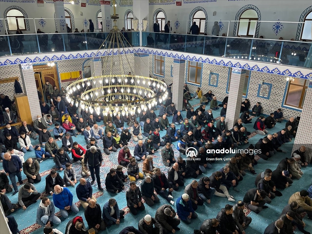 Zonguldak'ta bayram namazı kılındı