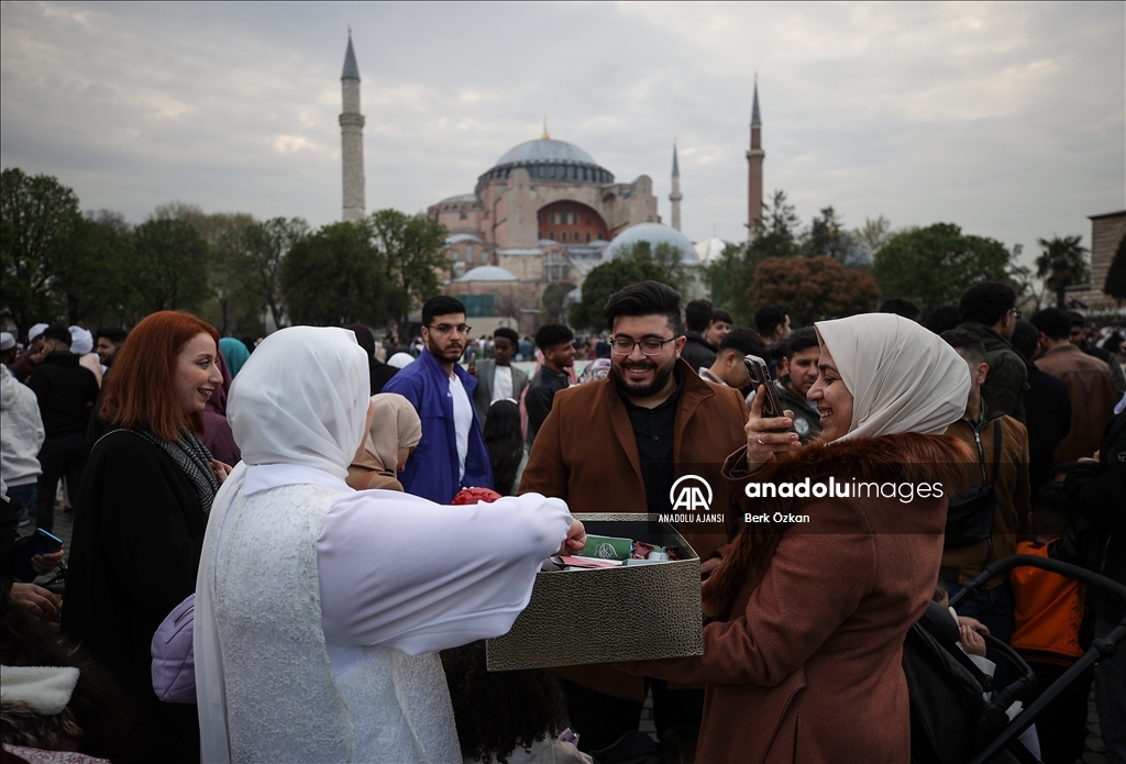 Ayasofya-i Kebir Cami-i Şerifi'nde bayram namazı kılındı